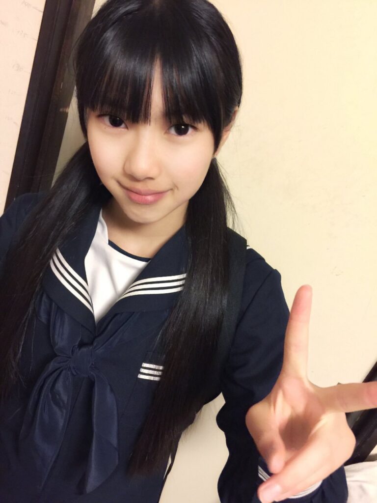 髙橋麗冬服セーラー服女子中学生 四国型セーラー服　シコセラ