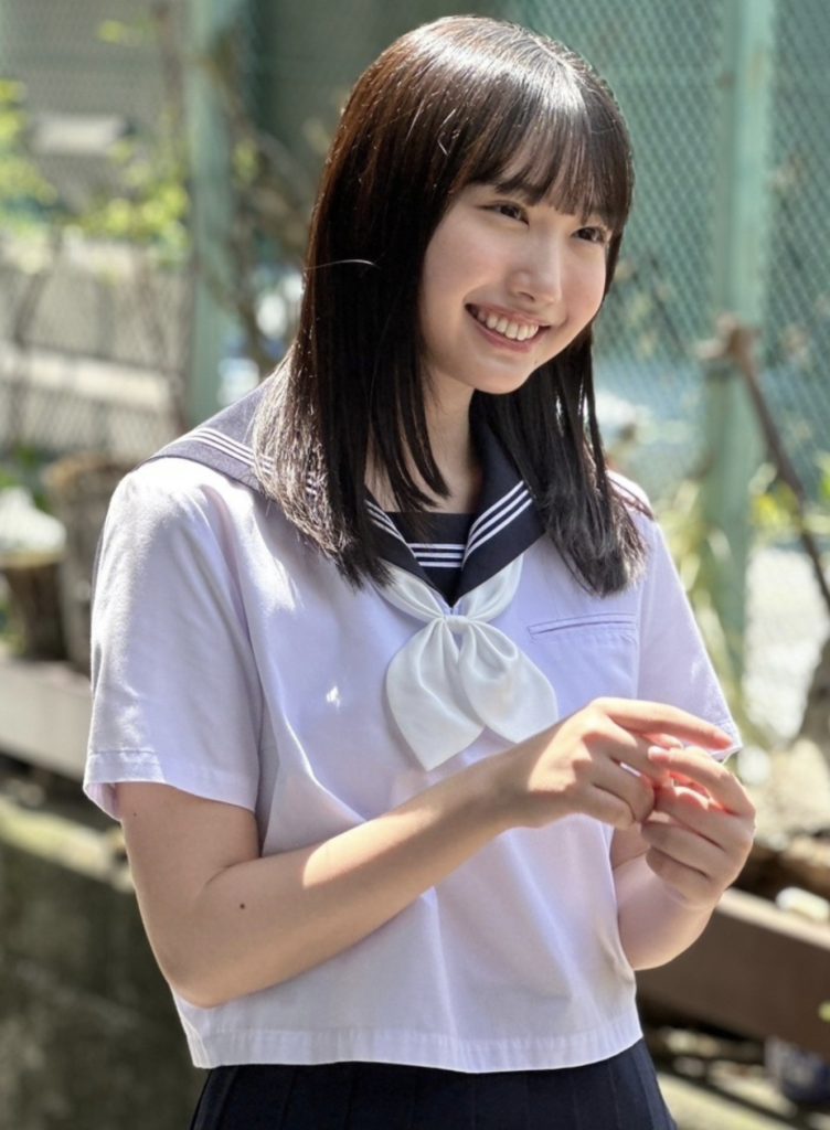 藤嶌果歩 かほりん 夏服セーラー服 週刊少年チャンピオン表紙 日向坂46 jk