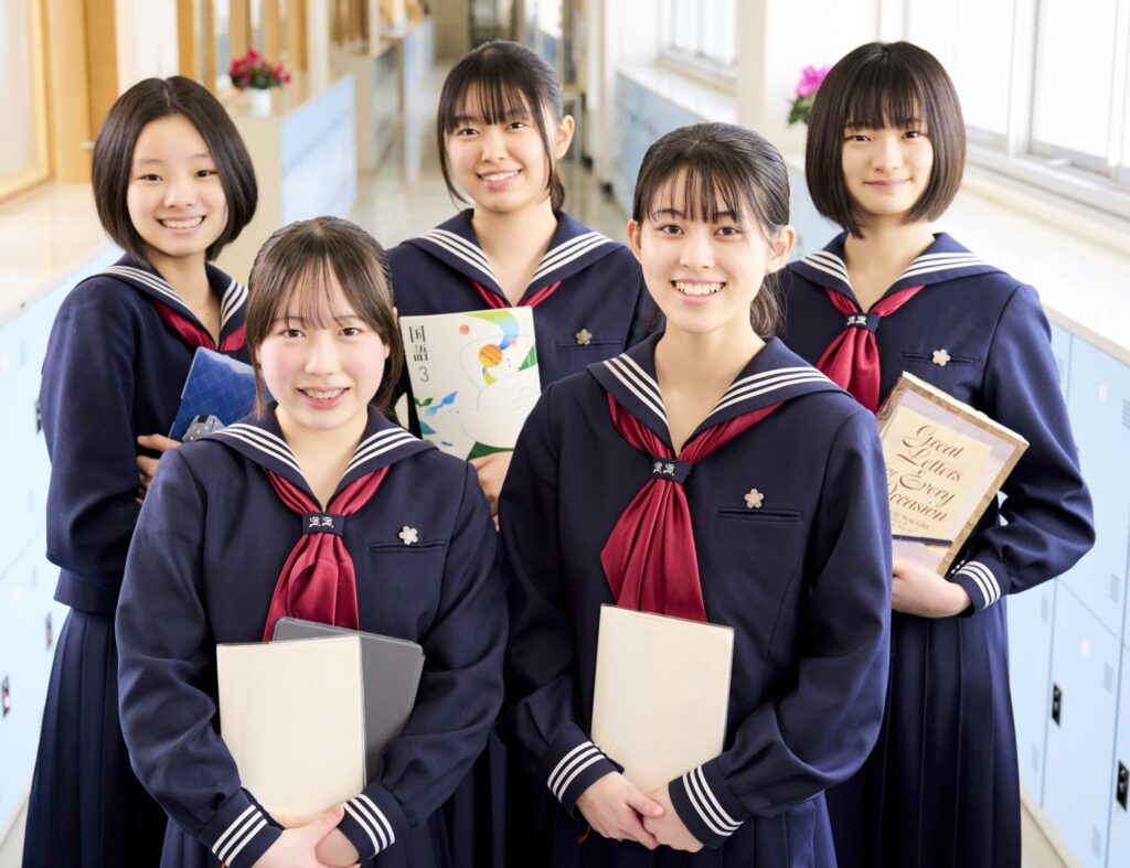 昭和女子大学附属中学校高等学校 セーラー服 女子高生 女子中学生