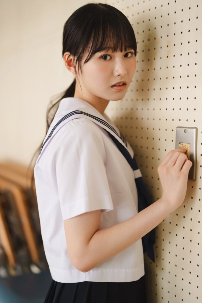 高井俐香 セーラー服 B.L.T. 日向坂46