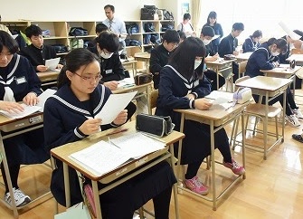 中標津町立計根別学園　セーラー服　女子中学生　芋セーラー服 jc